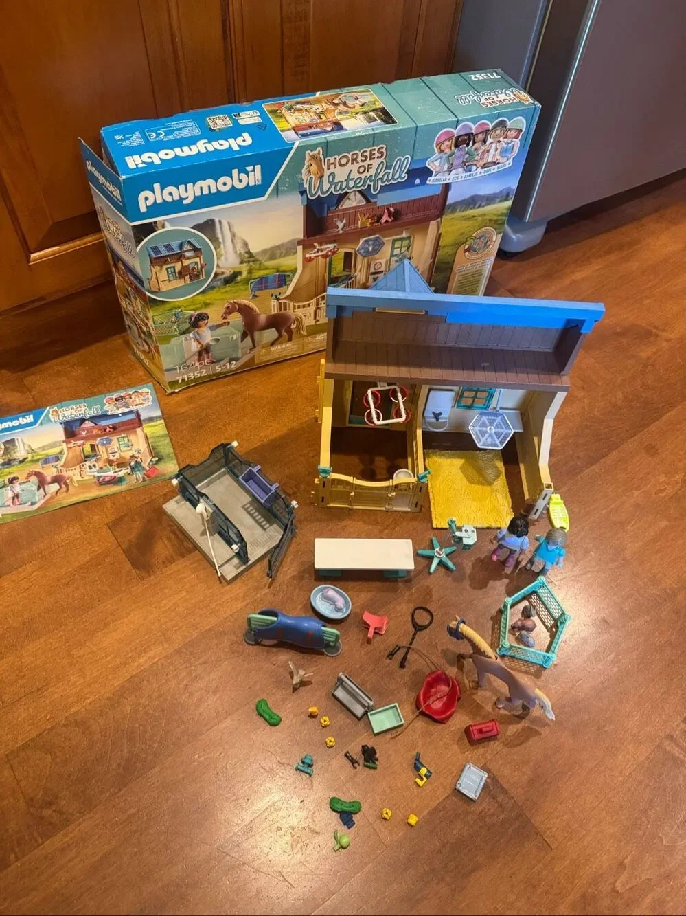 PLAYMOBIL Horses of Waterfall 71352 Riding Therapy Vet Practice Box Manual